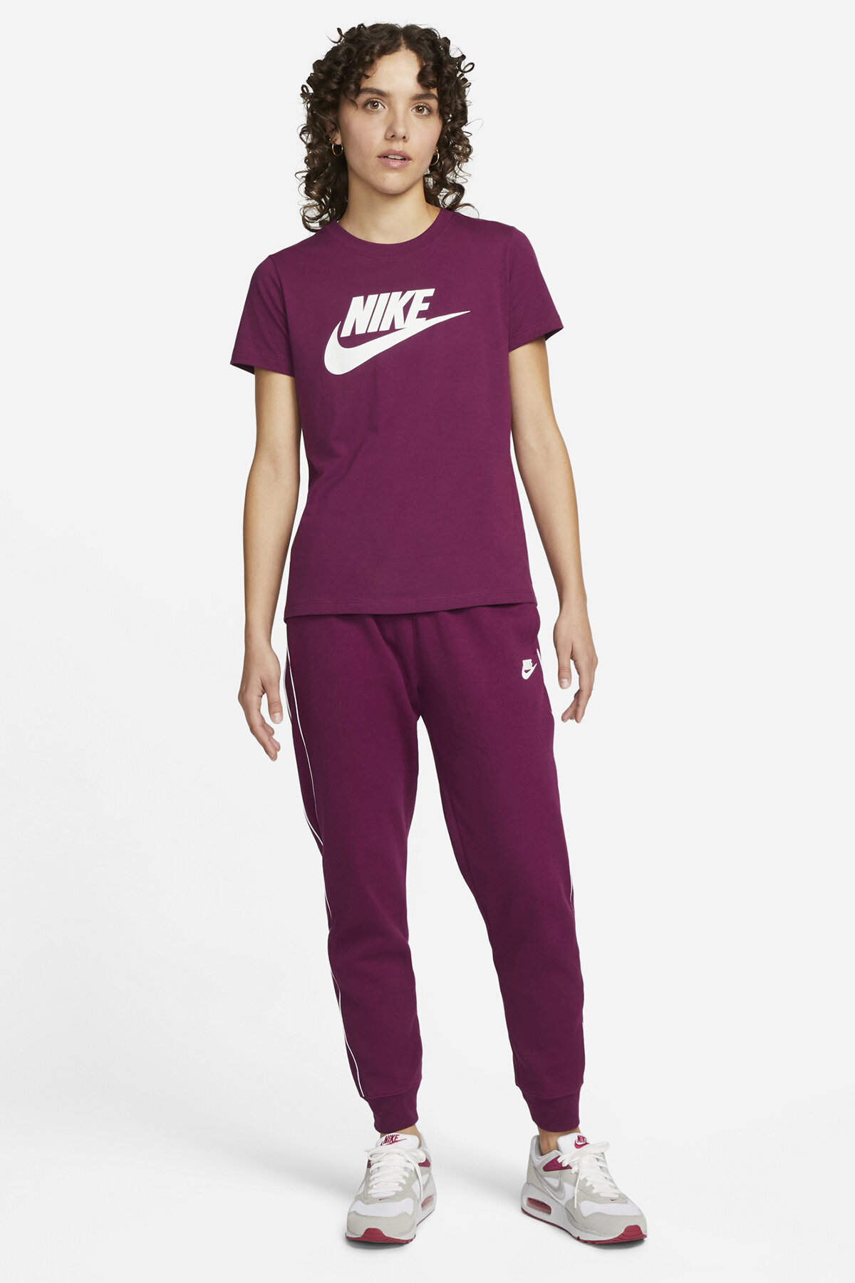 Nike Kadın Tişört BV6169-610