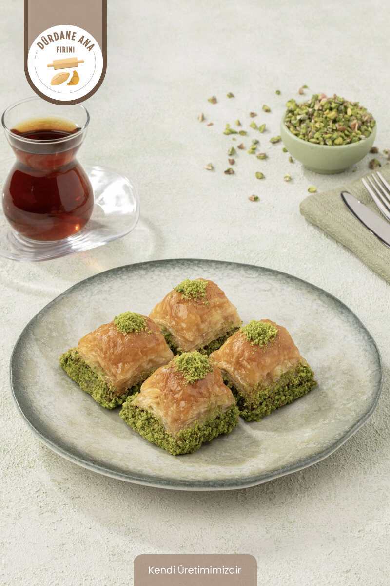 Dürdane Ana Fırın Kare Fıstıklı Baklava Kg (Az Şerbetli)
