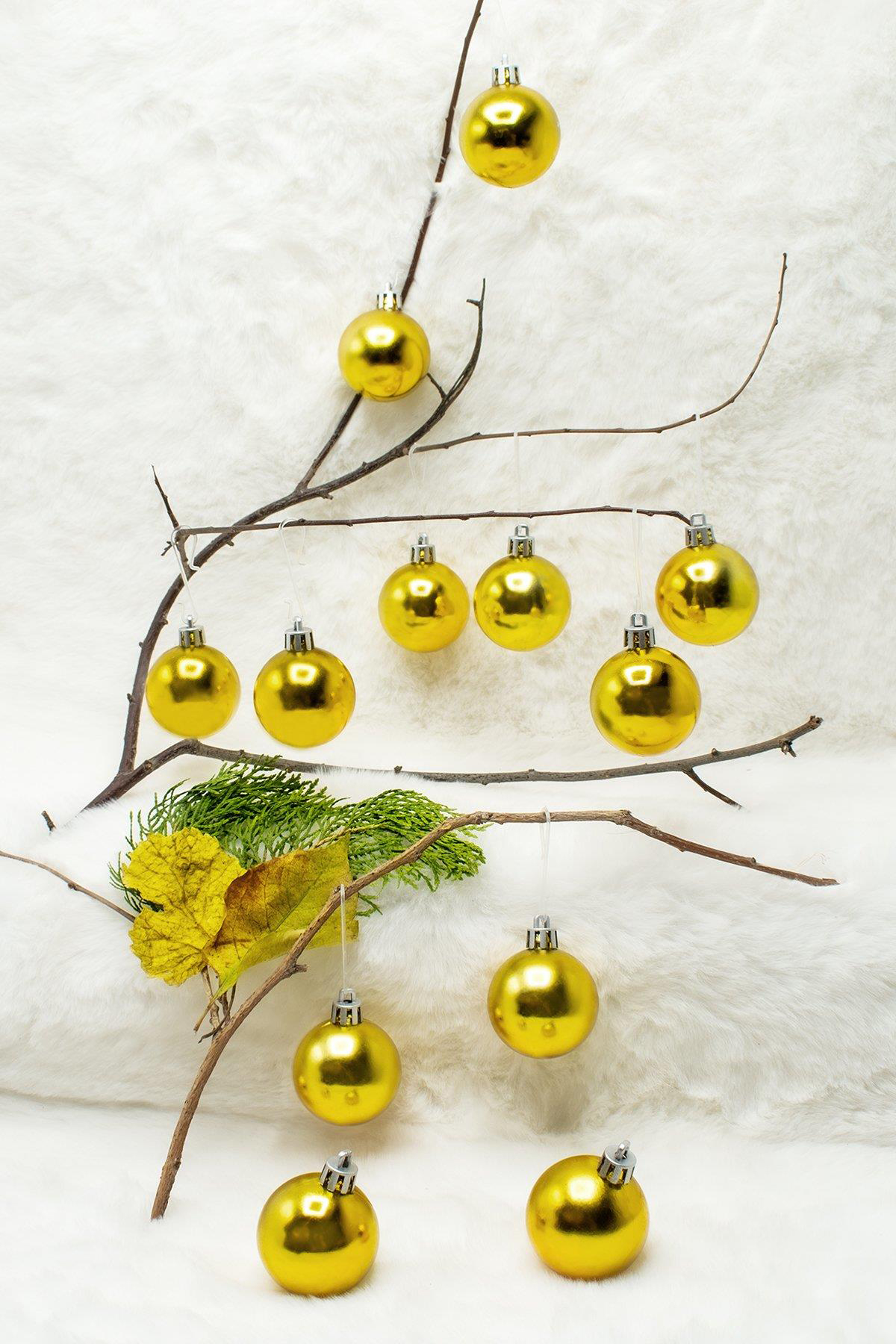 Yılbaşı Süsü Metalize ve Parlak Top Gold 4 cm 12'li (6 Parlak, 6 Metalize)