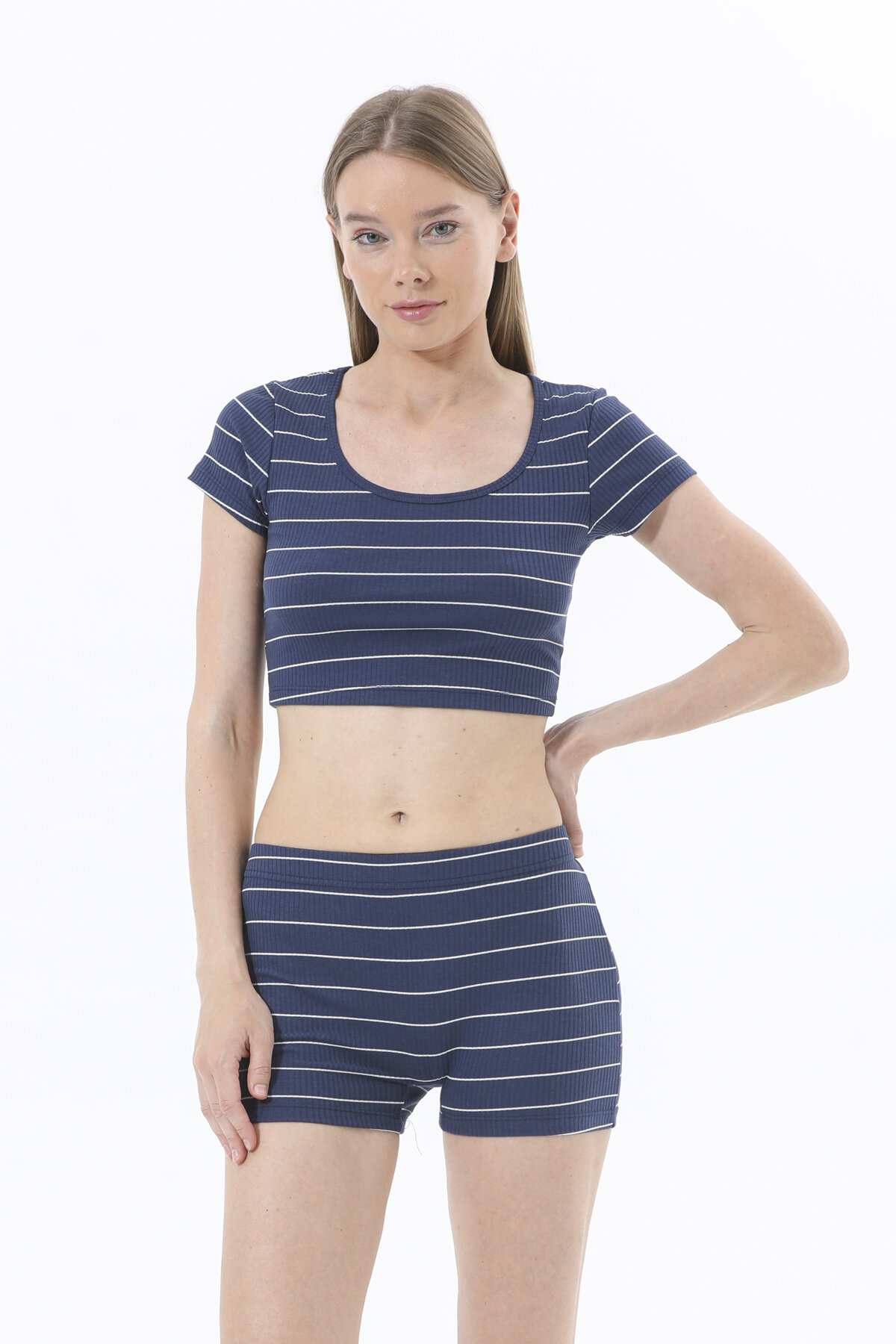 Shefame Kadın Yüksek Bel Mini Şort 241OZM4