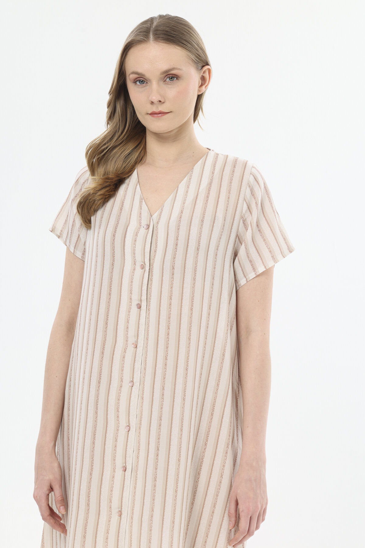 Shefame Kadın Natural Çizgi Desenli Düğmeli V Yaka Kısa Kollu Gecelik 251K05SV