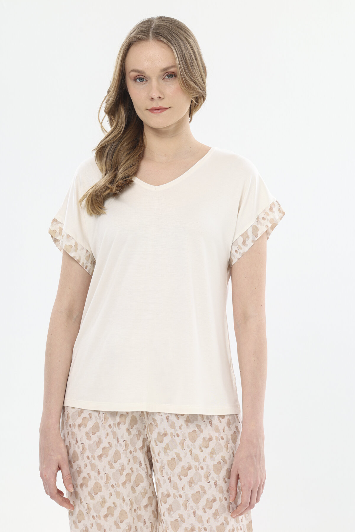 Shefame Kadın Leopar Desenli V Yaka Kısa Kollu Pijama Takımı 251K06SV