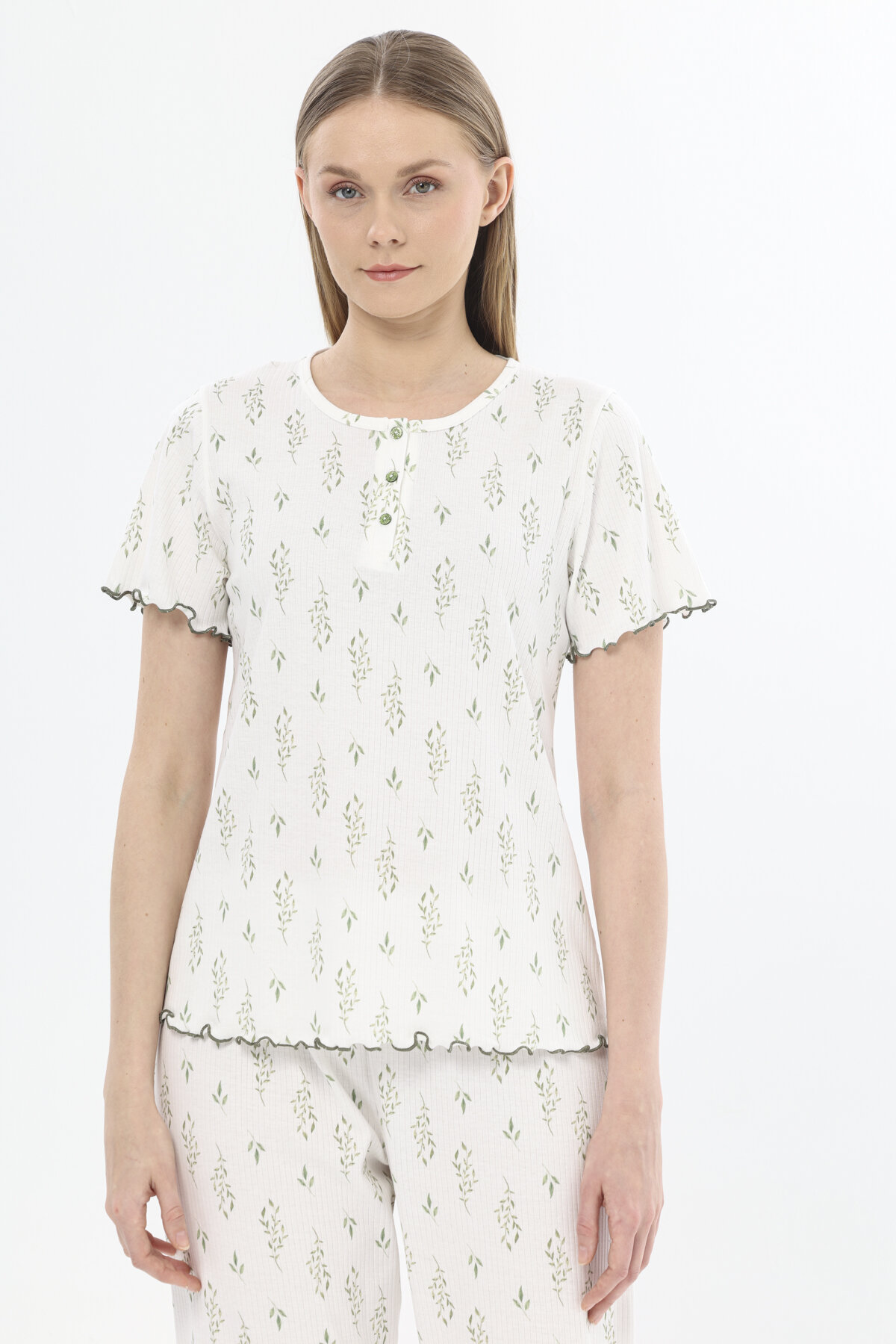 Shefame Kadın Ekru Floral Desenli Patlı Bisiklet Yaka Kısa Kollu Pijama Takımı 251K38SV