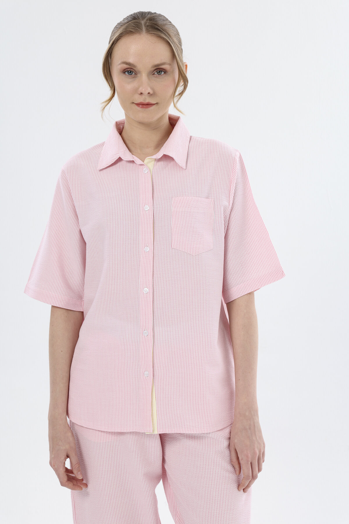 Shefame Kadın Renkli Ayaklı Yaka Düğmeli Bürümcük Pijama Üstü 251K46SV