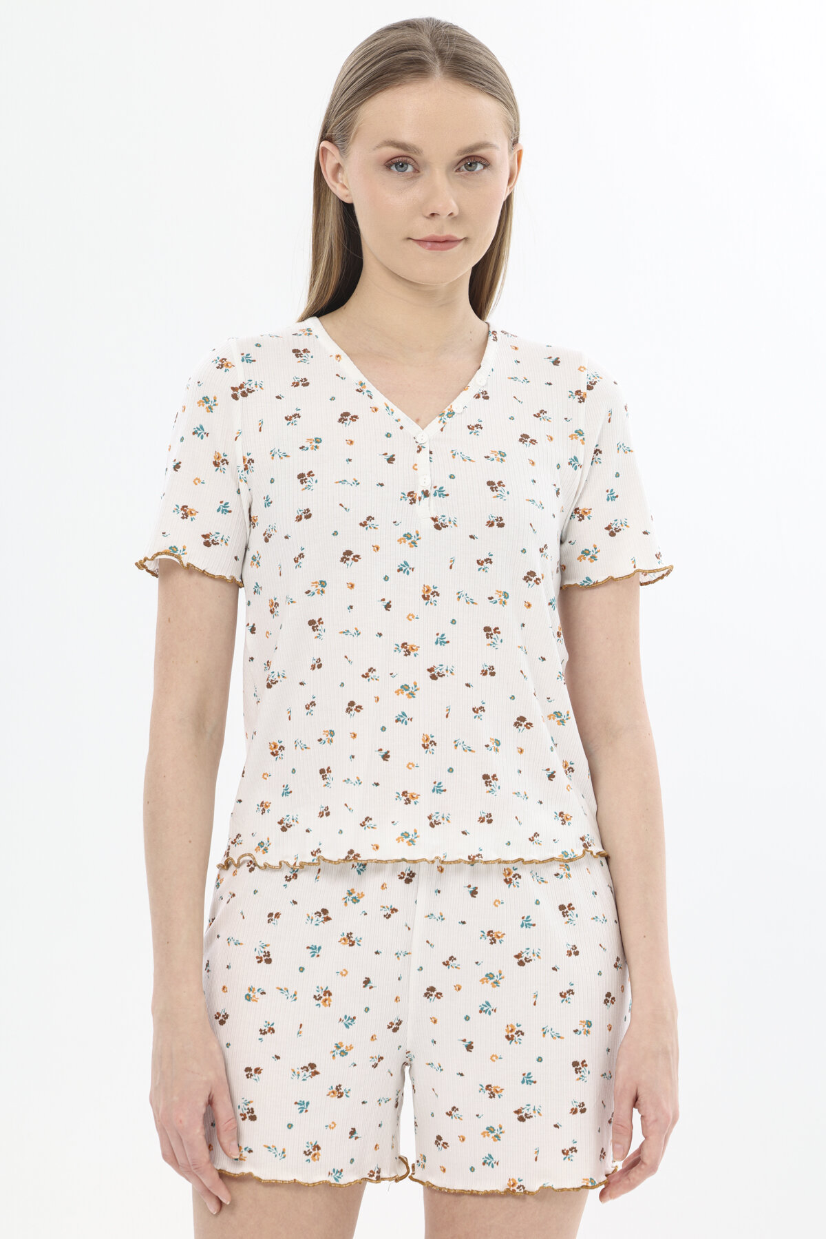 Shefame Kadın Çiçek Desenli V Yaka Düğmeli Kısa Kollu Lyocell Şort Takımı 251K57SV