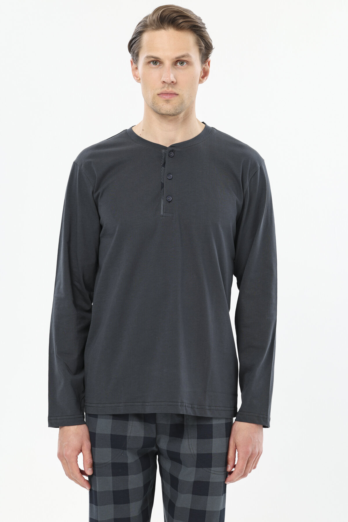 First Company Erkek Midi Yaka Yarım Düğmeli Uzun Kollu Pijama Takımı 251EP03KL