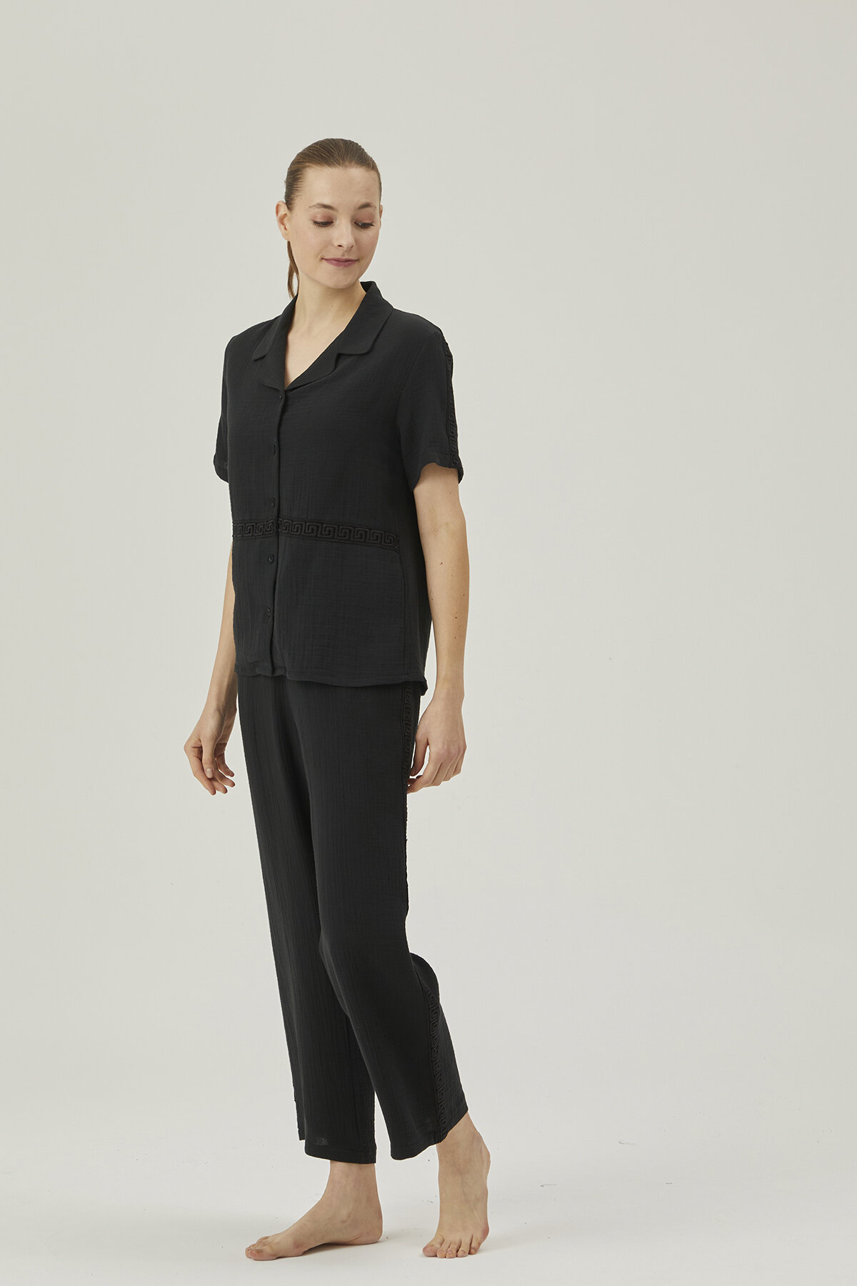 Pamuk&Pamuk Kadın Müslin Bordürlü Önden Düğmeli Pantolonlu Pijama Takımı W24540SYH