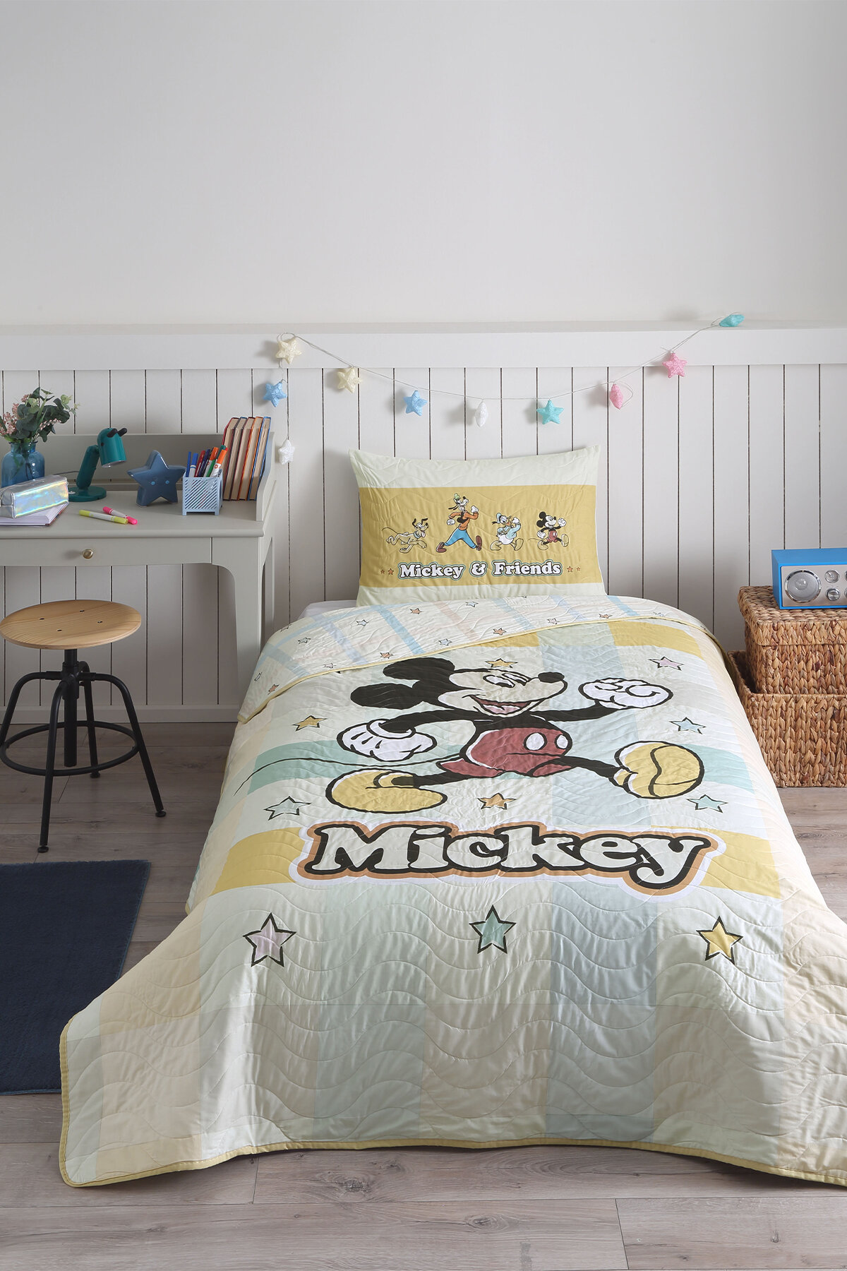 Özdilek Mickey Mouse Star Tek Kişilik Disney Lisanslı Çocuk Yatak Örtüsü 160x230 cm