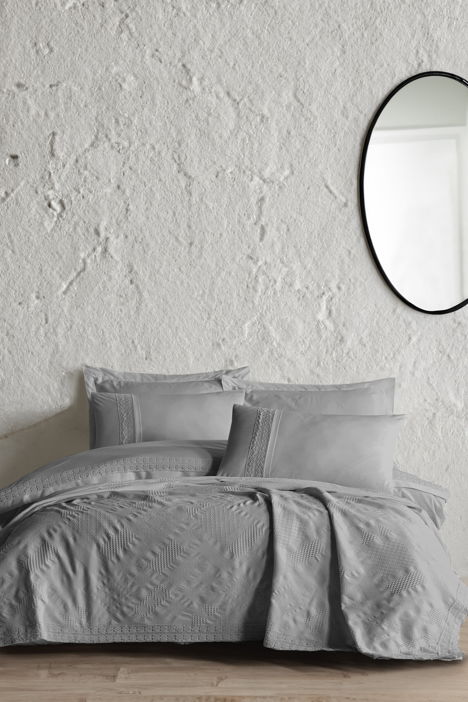 Özdilek Tiara Çift Kişilik Pikeli Nevresim Takımı Özdilek Tiara Çift Kişilik Pikeli Nevresim Takımı