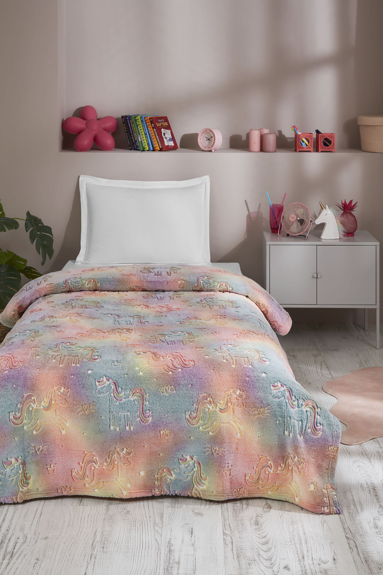 Özdilek Unicorn Glow In The Dark Tek Kişilik Battaniye 150x220 cm