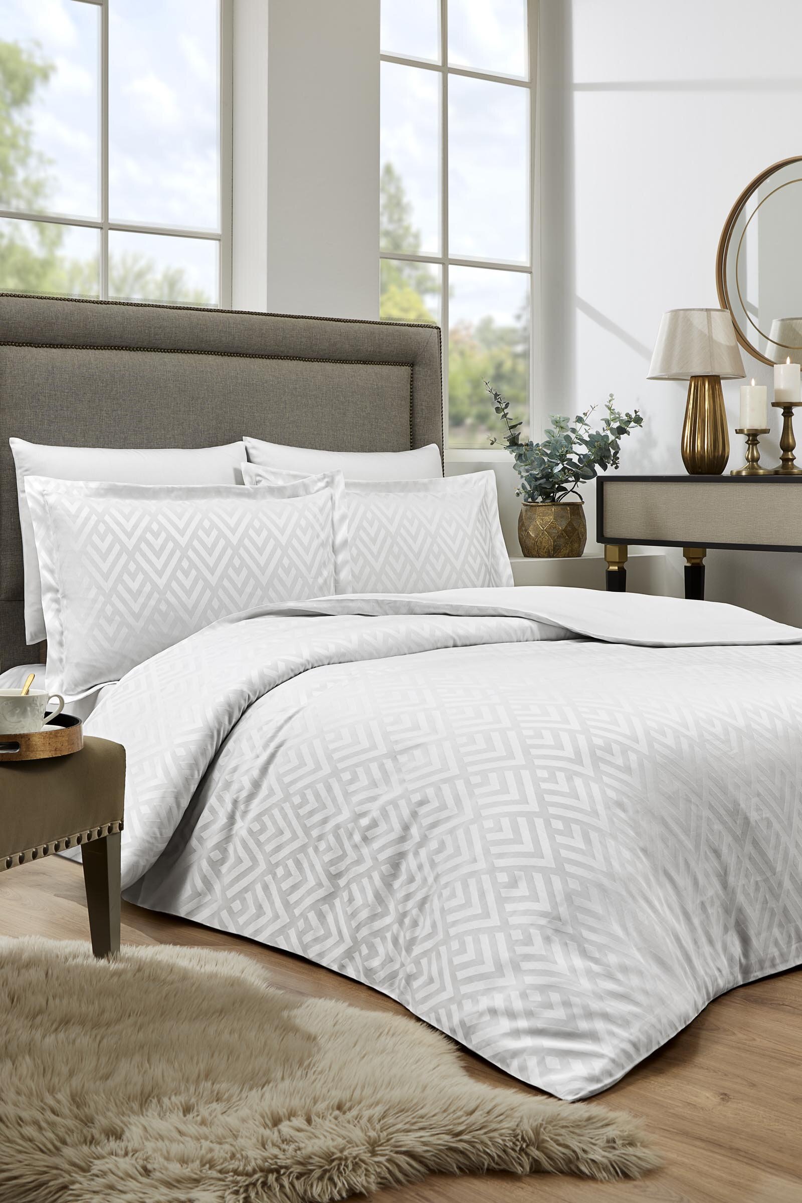 Özdilek Geometrik Çift Kişilik Jakarlı Saten Nevresim Takımı