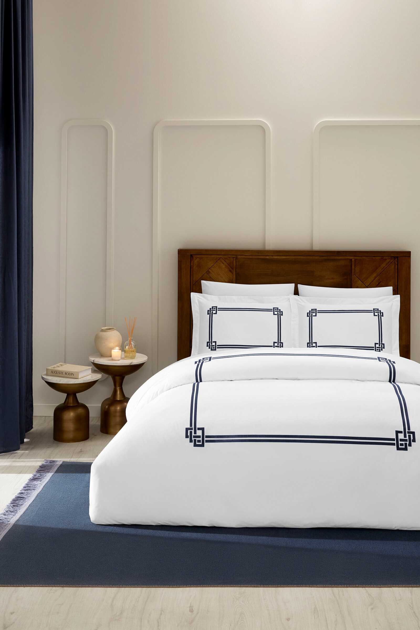 Cottons & Clouds Art Deco Lastikli Çarşaf Süper King Size Nakışlı Saten Nevresim Takımı