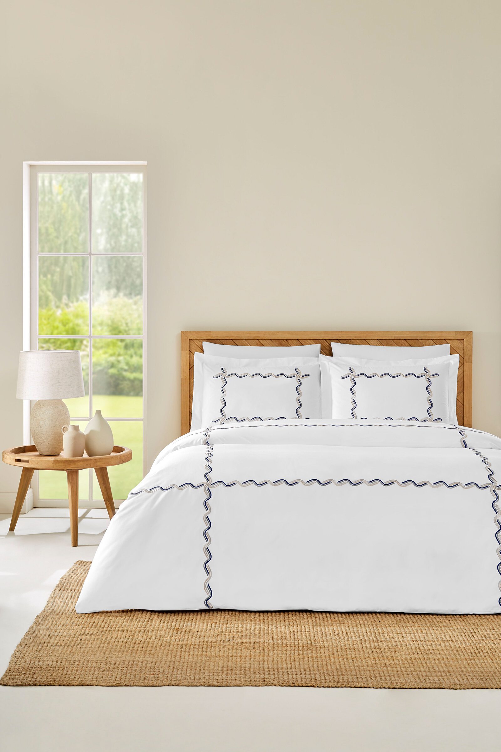 Cottons & Clouds Wave Line Lastikli Çarşaf King Size Nakışlı Saten Nevresim Takımı