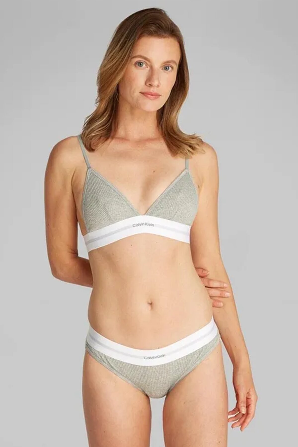 Calvin Klein Kadın Külot LV00QF8022.P7A