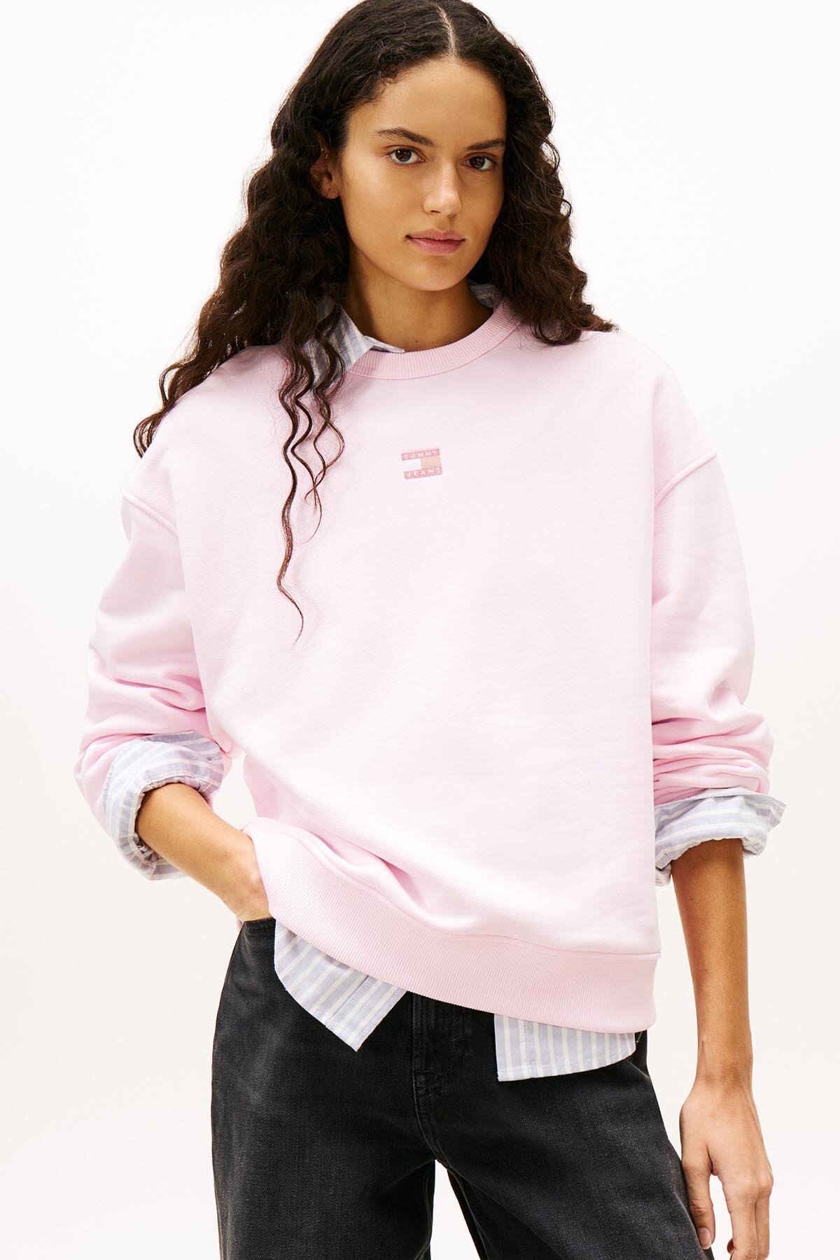 Tommy Jeans Kadın Sweatshirt DW0DW17325