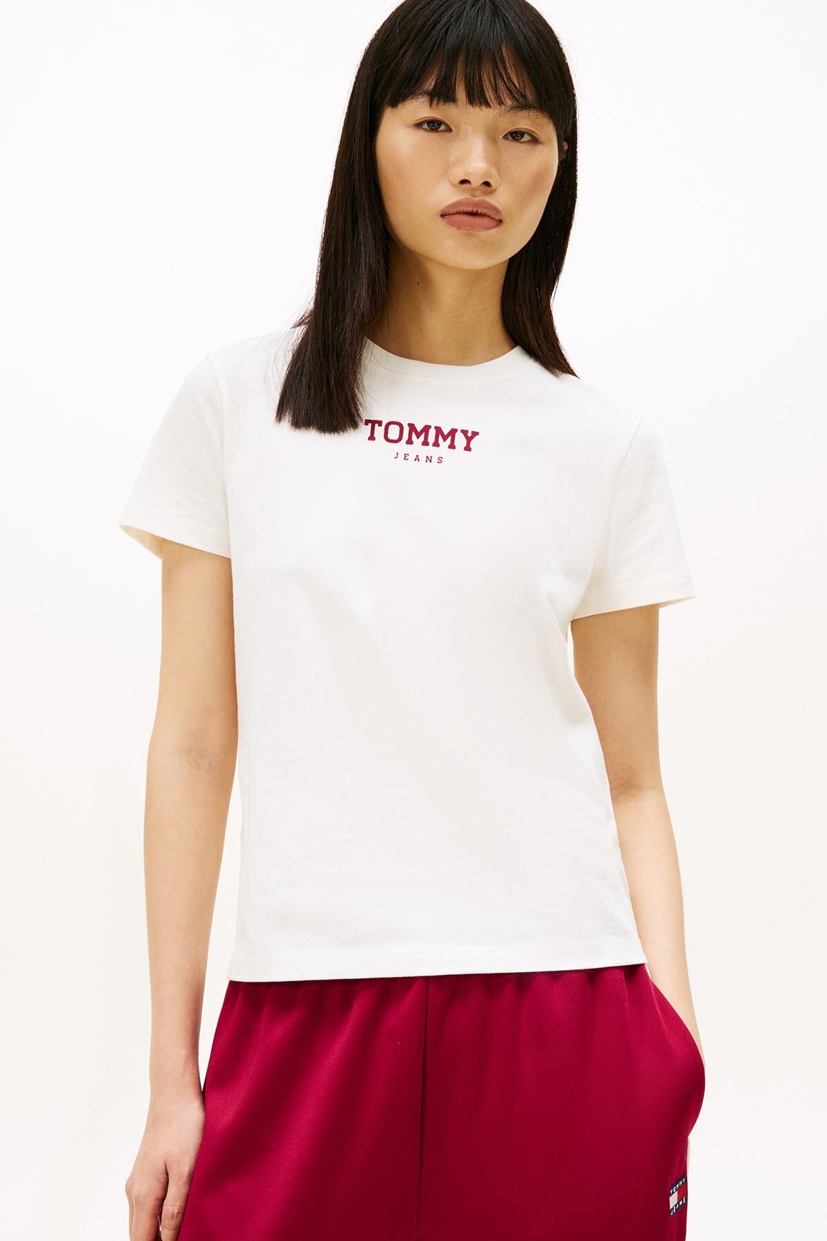 Tommy Jeans Kadın Tişört DW0DW21842