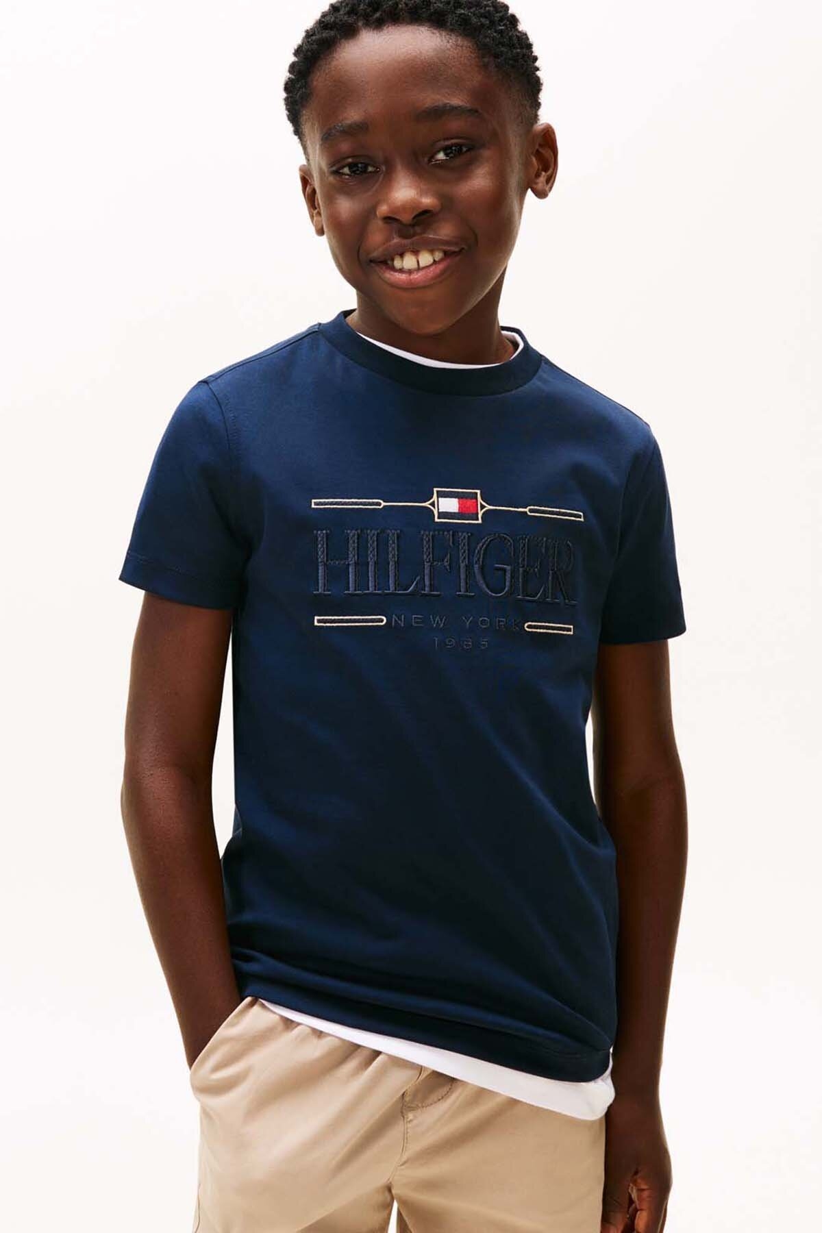 Tommy Hilfiger Erkek Çocuk Tişört KB0KB10360