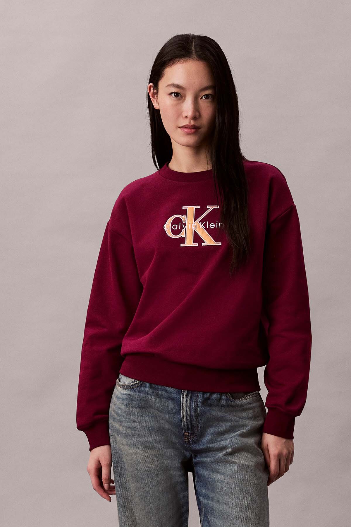 Calvin Klein Jeans Kadın Sweatshirt LV047E825G