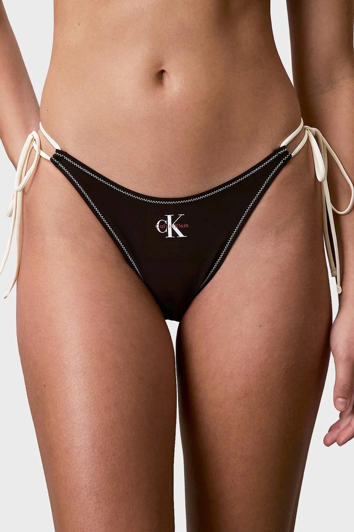Calvin Klein Kadın Bikini Altı LV00Q61215UB1
