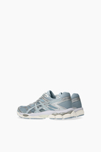Asics Gel-Cumulus 16 Kadın Ayakkabı 1203B218-400