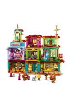 43245 LEGO® | Disney Sihirli Madrigal Evi