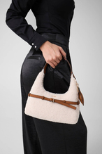 Guess Kadın Kol Çantası HWWS2325770-OFC