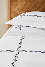 Cottons & Clouds Wave Line Lastikli Çarşaf Çift Kişilik Nakışlı Saten Nevresim Takımı