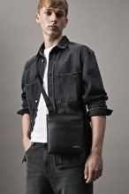 Calvin Klein Jeans Erkek Çapraz Çanta LV04G3107GUB1