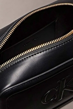 Calvin Klein Kadın Çapraz Çanta LV04F3220GUB1