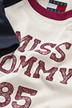 Tommy Jeans Kadın Tişört DW0DW22536