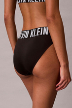 Calvin Klein Kadın Külot LV00QF8753UB1
