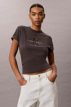 Calvin Klein Jeans Kadın Tişört LV047G825G