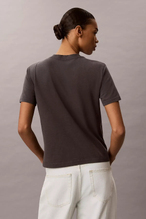 Calvin Klein Jeans Kadın Tişört LV047G825G