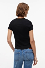 Tommy Jeans Kadın Tişört DW0DW23479