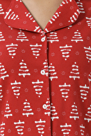 Shefame Kadın Gömlek Yaka Yılbaşı Desenli Çam Ağacı Desenli Gecelik 242SV15964