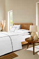 Cottons & Clouds Wave Line Lastikli Çarşaf King Size Nakışlı Saten Nevresim Takımı