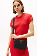 Tommy Hilfiger Kadın Çapraz Çanta AW0AW17229BDS