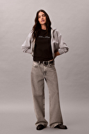 Calvin Klein Jeans Kadın Tişört LV047F820G