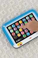 Fisher Price Eğlen & Öğren Yaşa Göre Gelişim Eğitici Tablet CLK64