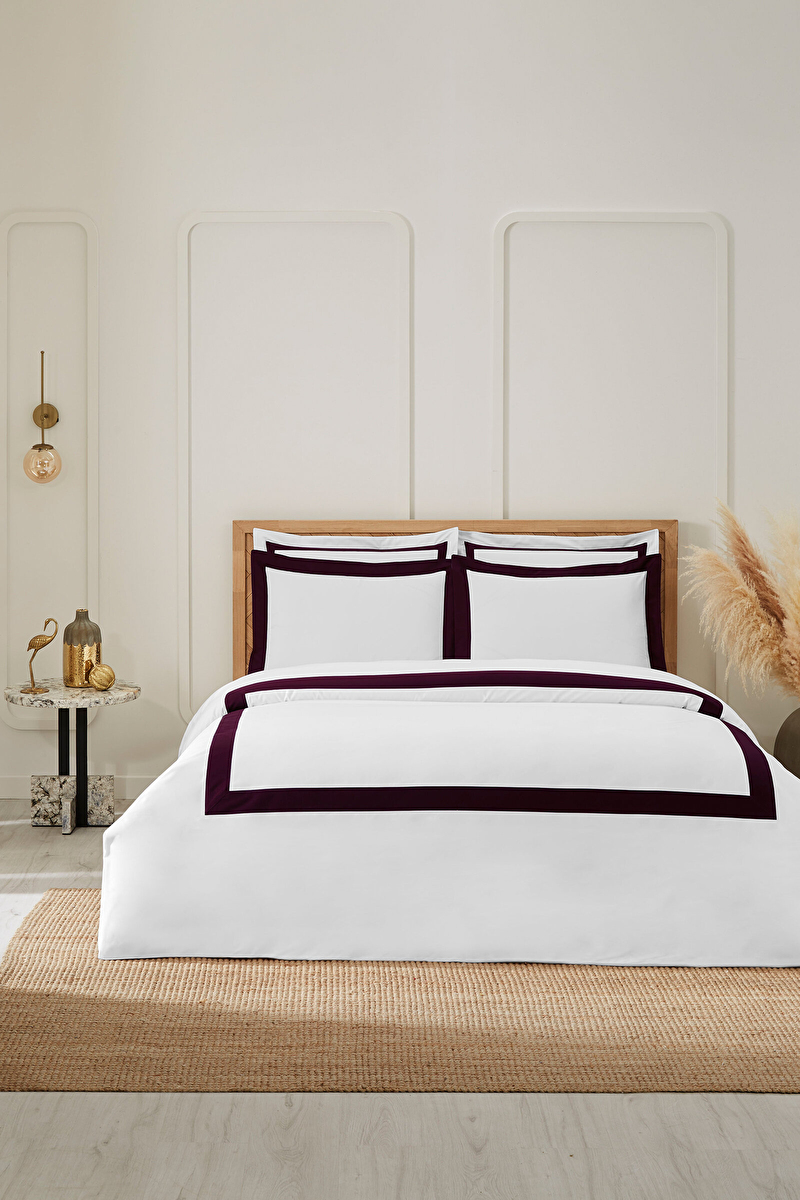 Cottons & Clouds Midnight Plum Lastikli Çarşaf King Size Nakışlı Saten Nevresim Takımı