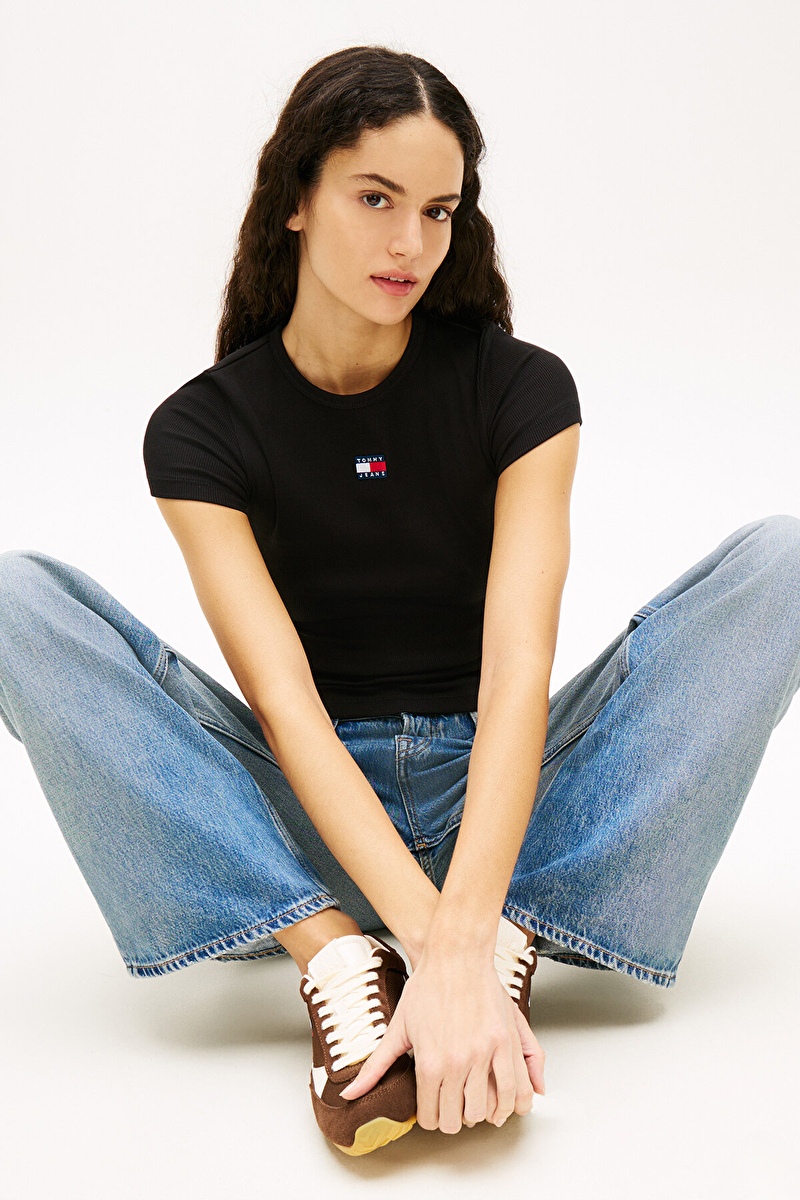 Tommy Jeans Kadın Tişört DW0DW17881