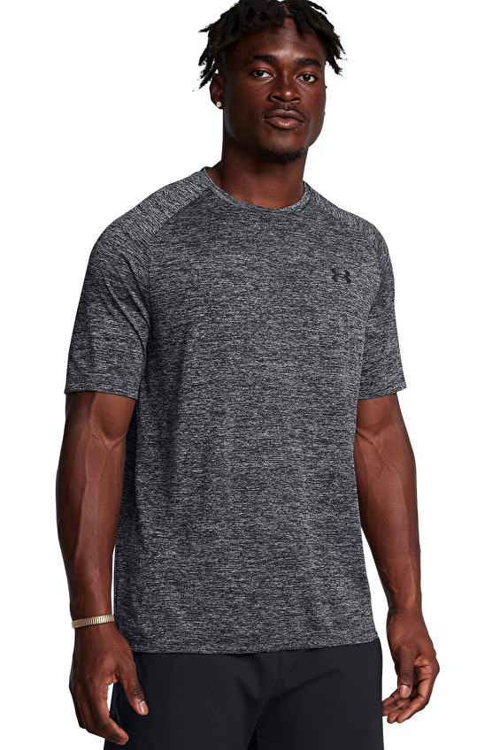 Under Armour Erkek Tişört 1326413 002 Siyah Under Armour Erkek Tişört 1326413 002 Siyah
