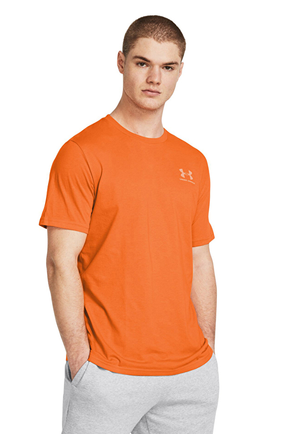 Under Armour Regular Fit Bisiklet Yaka Sportstyle Left Chest Charged Cotton Erkek Tişört 1326799 810 Turuncu Under Armour Regular Fit Bisiklet Yaka Sportstyle Left Chest Charged Cotton Erkek Tişört 1326799 810 Turuncu
