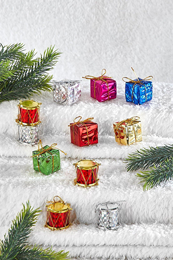 Yılbaşı Süsü Karışık 3 cm 12'li Yılbaşı Süsü Karışık 3 cm 12'li