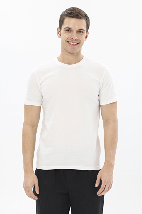 First Company Pamuk- 30/1 Suprem Regular Fit Bisiklet Yaka Kısa Kol Erkek Tişört 2510101002 Beyaz First Company Pamuk- 30/1 Suprem Regular Fit Bisiklet Yaka Kısa Kol Erkek Tişört 2510101002 Beyaz