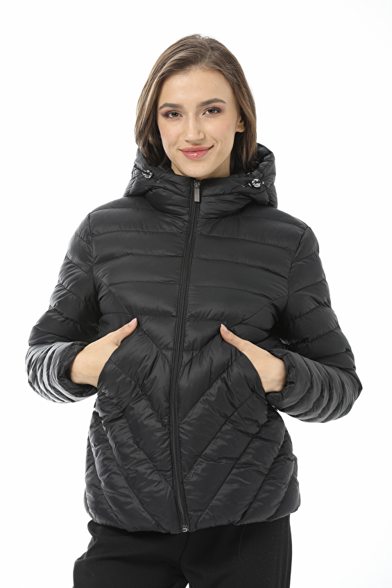 First Company Denim Regular Fit Fermuarlı Kapüşonlu Kadın Mont 2524BS109701 Siyah First Company Denim Regular Fit Fermuarlı Kapüşonlu Kadın Mont 2524BS109701 Siyah