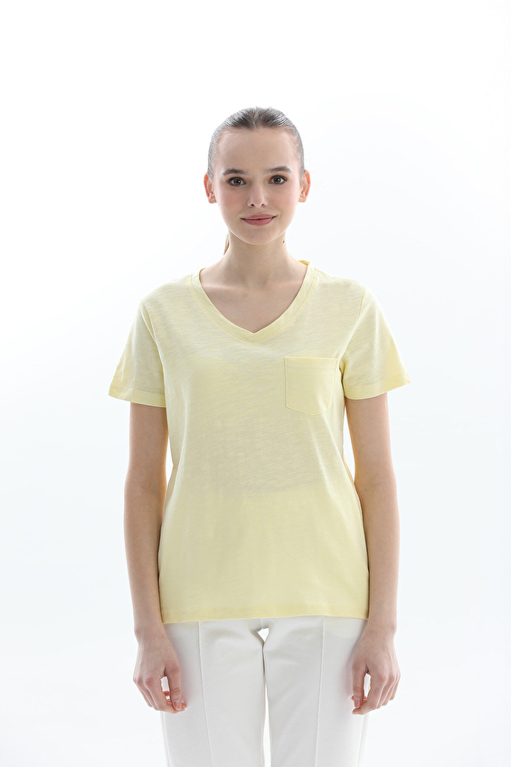 First Company Regular Fit V Yaka Kısa Kollu Kadın Tişört 2614KS120329 Sarı First Company Regular Fit V Yaka Kısa Kollu Kadın Tişört 2614KS120329 Sarı