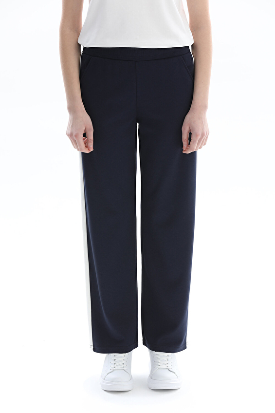 CREW UP Regular Fit Geniş Paça Kadın Eşofman Altı 2614KS212100 Lacivert CREW UP Regular Fit Geniş Paça Kadın Eşofman Altı 2614KS212100 Lacivert