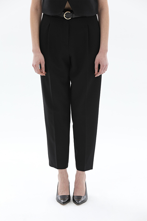 Shefame Dar Paça Yüksek Bel Carrot Fit Kadın Pantolon 2614KK104863 Siyah Shefame Dar Paça Yüksek Bel Carrot Fit Kadın Pantolon 2614KK104863 Siyah