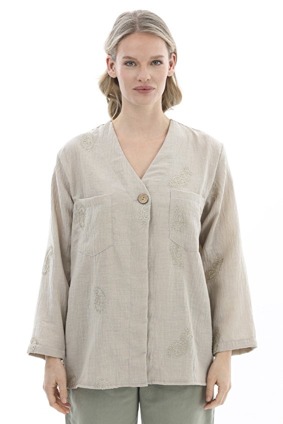 First Company Regular Fit V Yaka Kadın Gömlek 2614KK108757 Bej First Company Regular Fit V Yaka Kadın Gömlek 2614KK108757 Bej